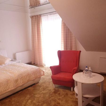 Hotel Milord Pułtusk Екстериор снимка