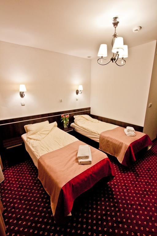 Hotel Milord Pułtusk Екстериор снимка