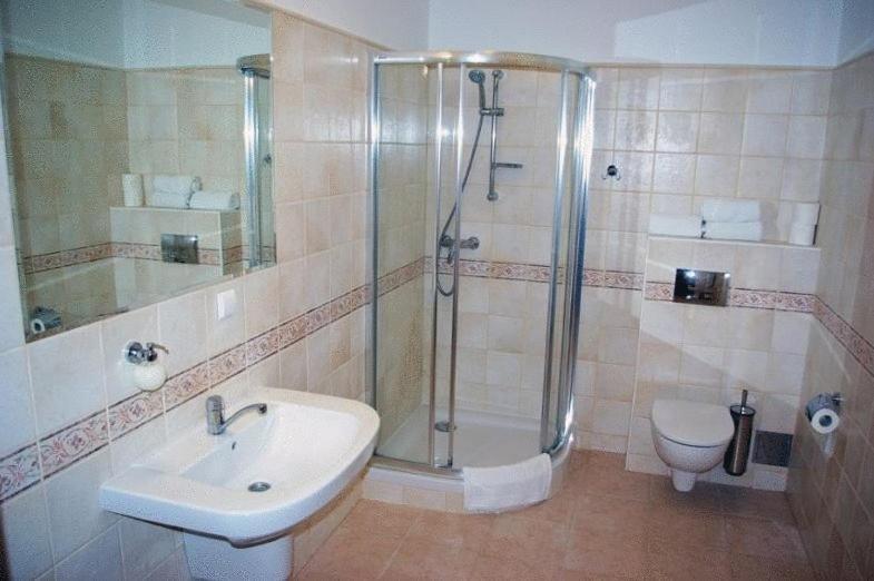 Hotel Milord Pułtusk Екстериор снимка